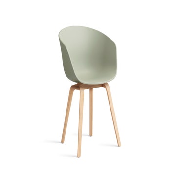 Fauteuil AAC 22, Piétement chêne savonné de Hay, Pastel green 2.0