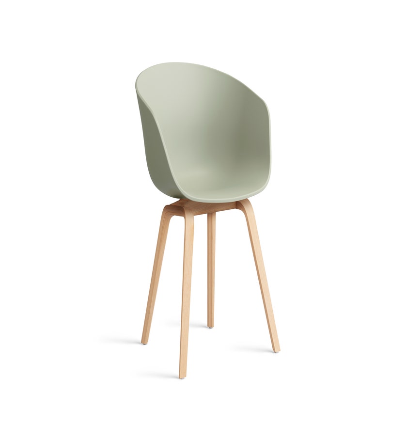 Fauteuil AAC 22, Piétement chêne savonné de Hay, Pastel green 2.0