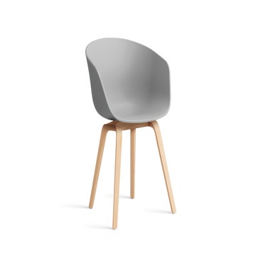 Fauteuil AAC 22, Piétement chêne savonné de Hay, Concrete grey 2.0