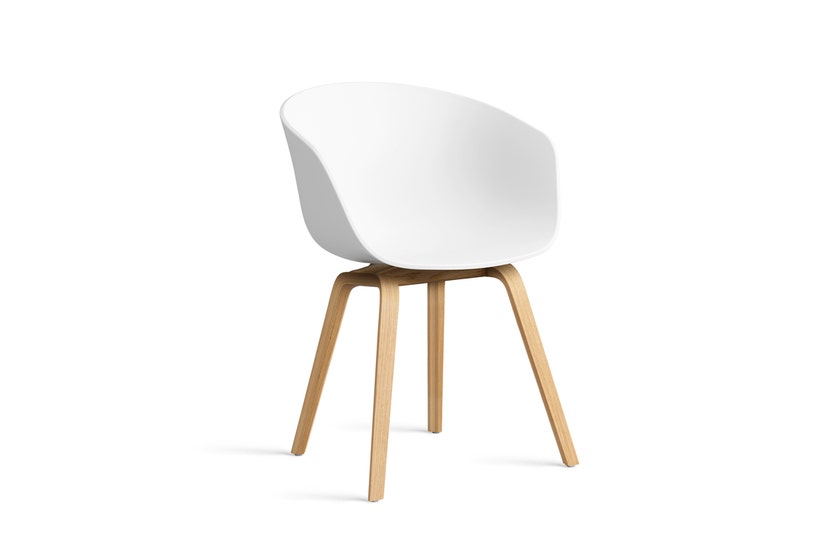 Fauteuil AAC 22 de Hay, Piètement en chêne vernis naturel, White 2.0 Fauteuil AAC 22 de Hay, Piètement en chêne vernis naturel, White 2.0