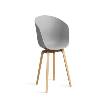 Fauteuil AAC 22 de Hay, Piétement chêne vernis naturel, Concrete grey 2.0