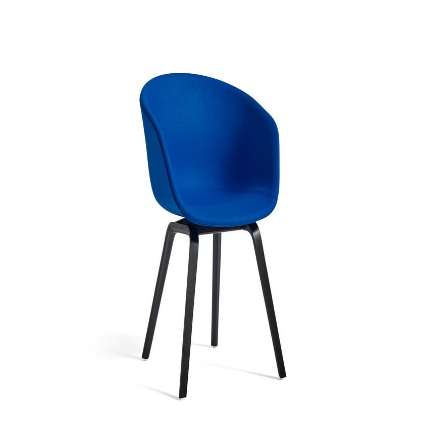 Fauteuil AAC23 de Hay, Pieds en chêne noir vernis naturel, Divina 756