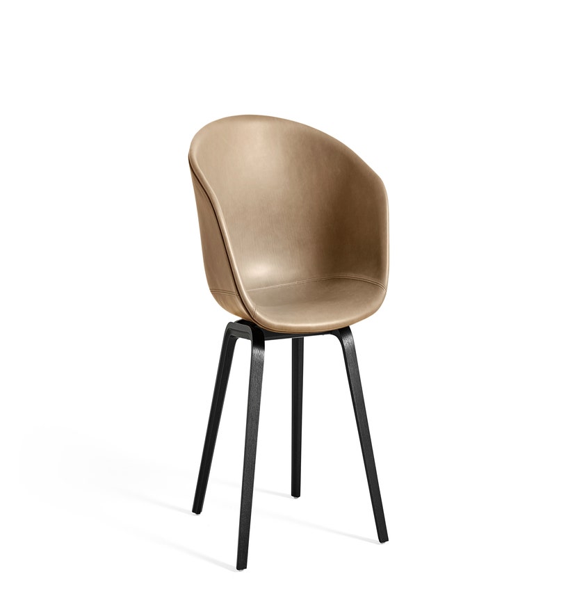 Fauteuil AAC23 de Hay, Pieds en chêne noir vernis naturel, Sense nougat