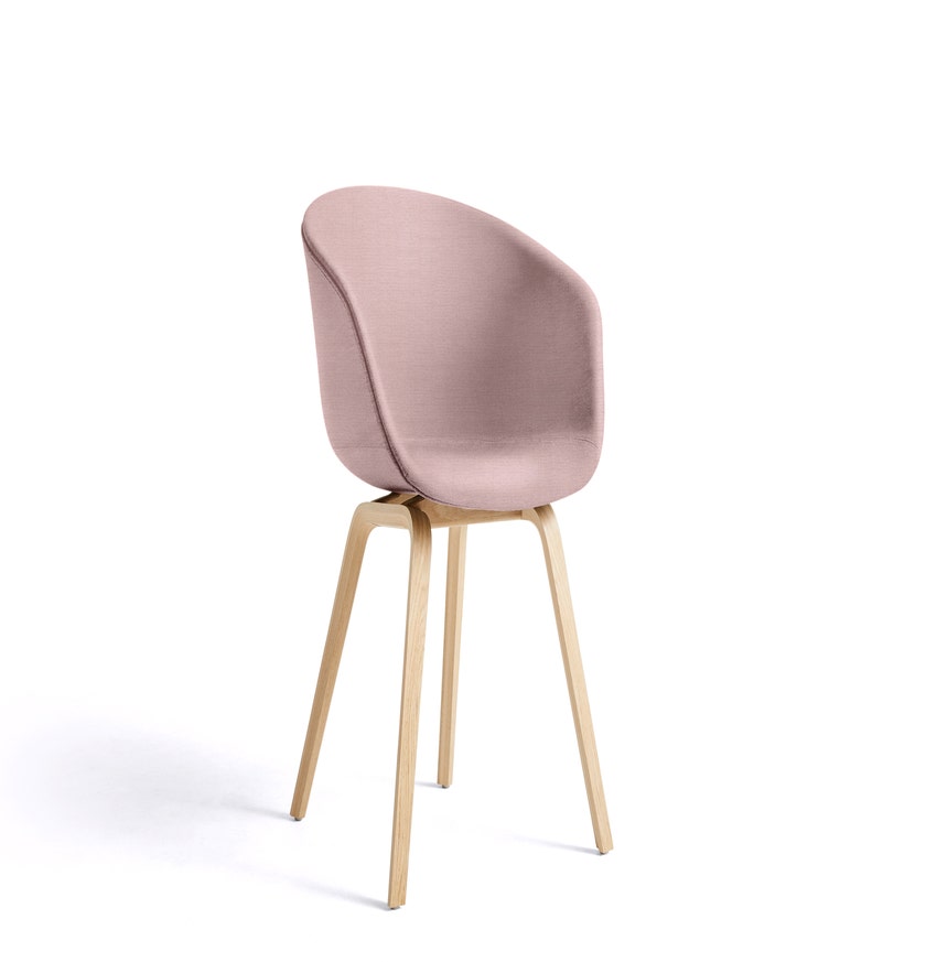 Fauteuil AAC23 de Hay, Pieds en chêne vernis naturel, Linara 415