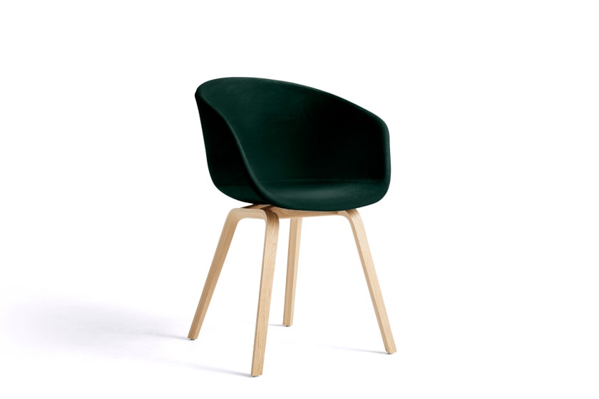 Fauteuil AAC23 de Hay, Pieds en chêne vernis naturel, Lola vert foncé Fauteuil AAC23 de Hay, Pieds en chêne vernis naturel, Lola vert foncé