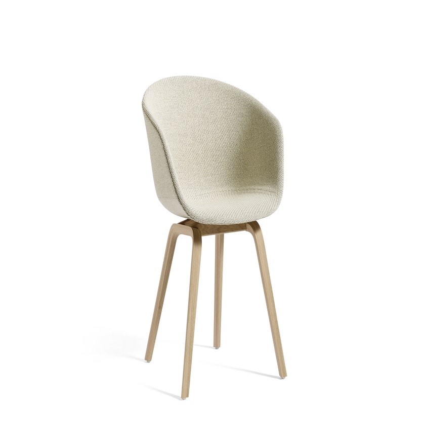 Fauteuil AAC23 de Hay, Pieds en chêne vernis naturel, Coda 100