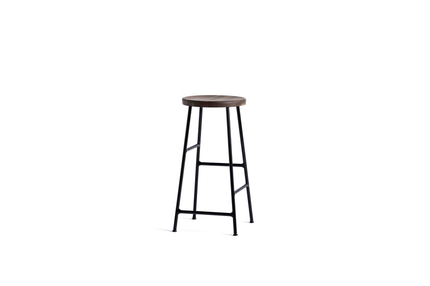 Tabouret CORNET de Hay, H.65, Structure noire, Assise chêne huilé fumé Tabouret CORNET de Hay, H.65, Structure noire, Assise chêne huilé fumé