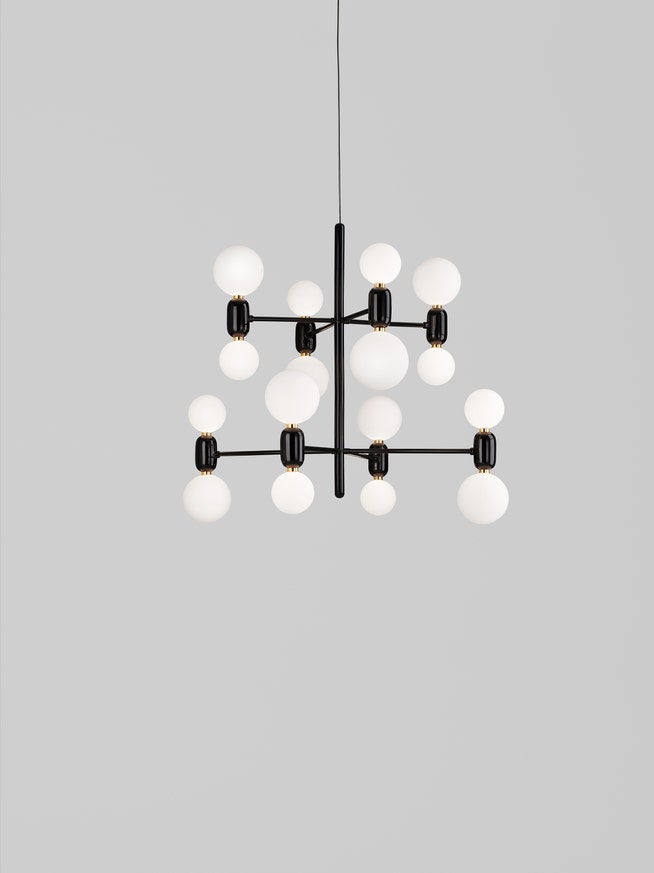 Suspension ABALLS CHANDELIER 8 NOIRE de Parachilna Suspension ABALLS CHANDELIER 8 NOIRE de Parachilna