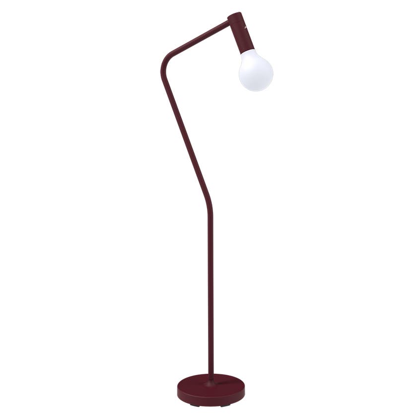 Lampe APLO de Fermob, avec pied de lampadaire, Cerise noire Lampe APLO de Fermob, avec pied de lampadaire, Cerise noire