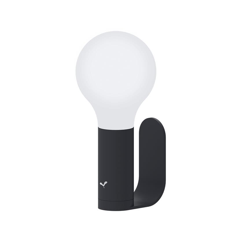 Lampe APLO de Fermob, avec support applique murale, Carbone Lampe APLO de Fermob, avec support applique murale, Carbone