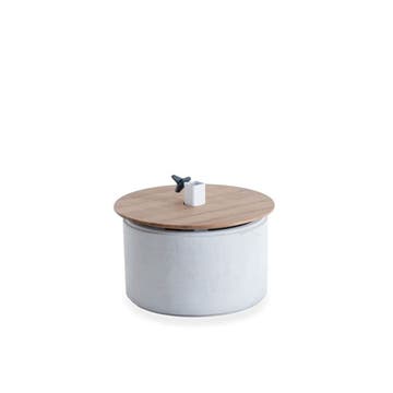 Socle béton Ø.45 cm pour parasol LIPARI de Unopiu, Avec tablette en bois d'iroko Ø.55 cm