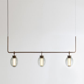 Suspension BAI CHANDELIER III BRONZE - DIFFUSEUR EN VERRE TRANSPARENT de Parachilna