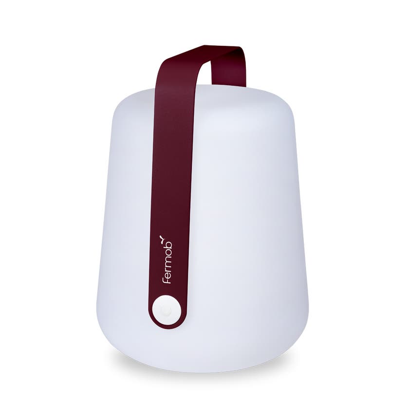 Grande lampe BALAD de Fermob, Cerise noire Grande lampe BALAD de Fermob, Cerise noire