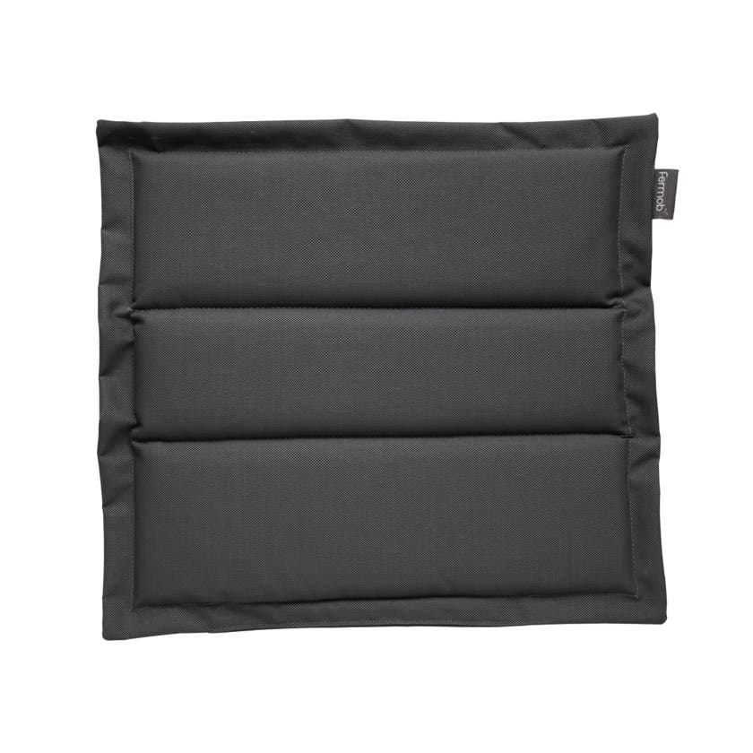 Galette assise LUXEMBOURG LES BASICS de Fermob, 37 x 41 cm, Gris nuit Galette assise LUXEMBOURG LES BASICS de Fermob, 37 x 41 cm, Gris nuit
