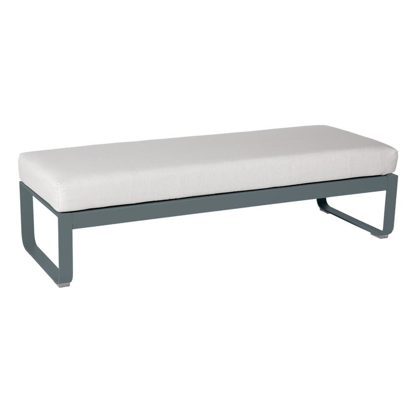 Banquette BELLEVIE 2 places de Fermob, Coussin Blanc grisé, Gris orage Banquette BELLEVIE 2 places de Fermob, Coussin Blanc grisé, Gris orage