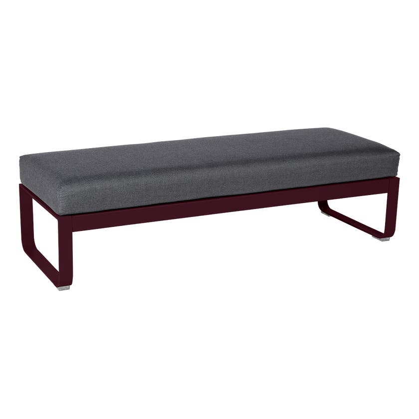Banquette BELLEVIE 2 places de Fermob, Coussin Gris graphite, Cerise noire Banquette BELLEVIE 2 places de Fermob, Coussin Gris graphite, Cerise noire