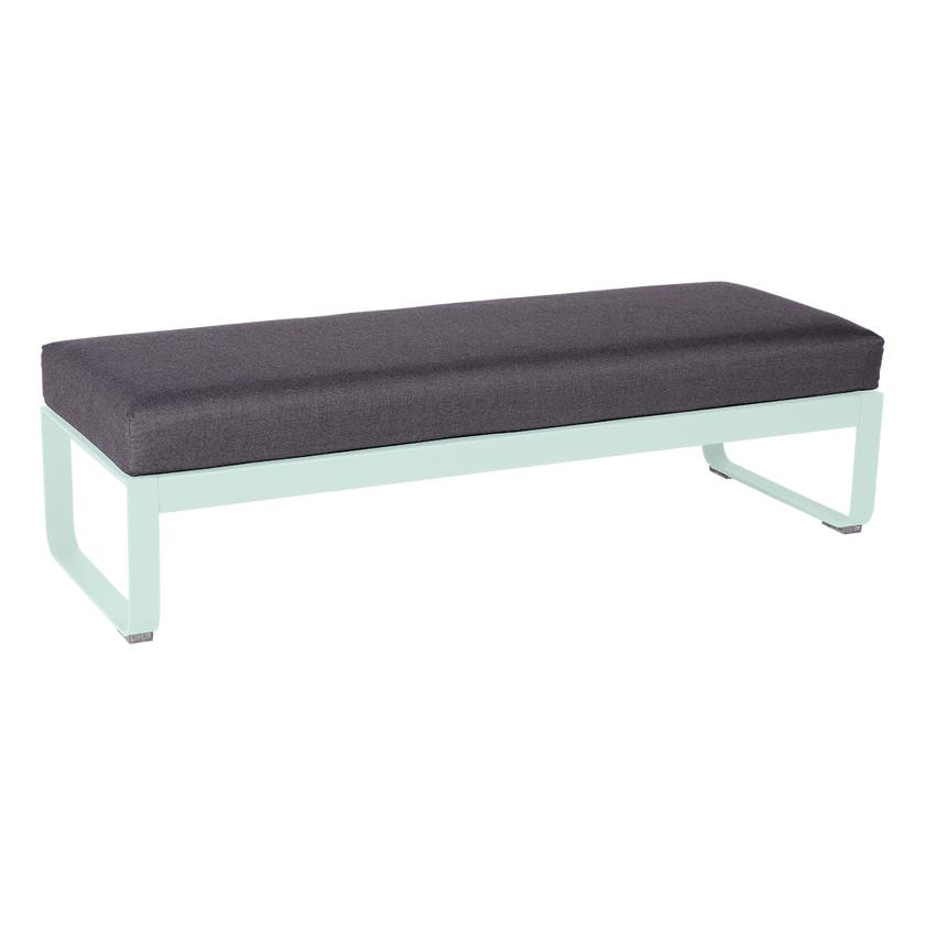 Banquette BELLEVIE 2 places de Fermob, coussin gris graphite, Menthe glaciale Banquette BELLEVIE 2 places de Fermob, coussin gris graphite, Menthe glaciale
