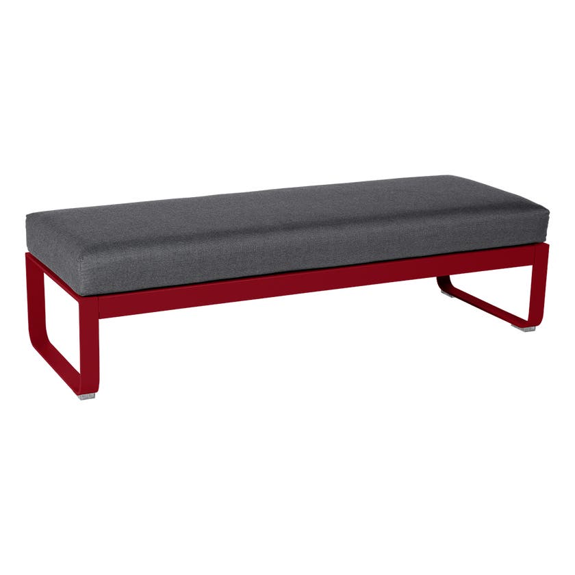 Banquette BELLEVIE 2 places de Fermob, coussin gris graphite, Piment Banquette BELLEVIE 2 places de Fermob, coussin gris graphite, Piment
