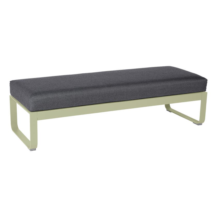 Banquette BELLEVIE 2 places de Fermob, coussin gris graphite, Tilleul Banquette BELLEVIE 2 places de Fermob, coussin gris graphite, Tilleul