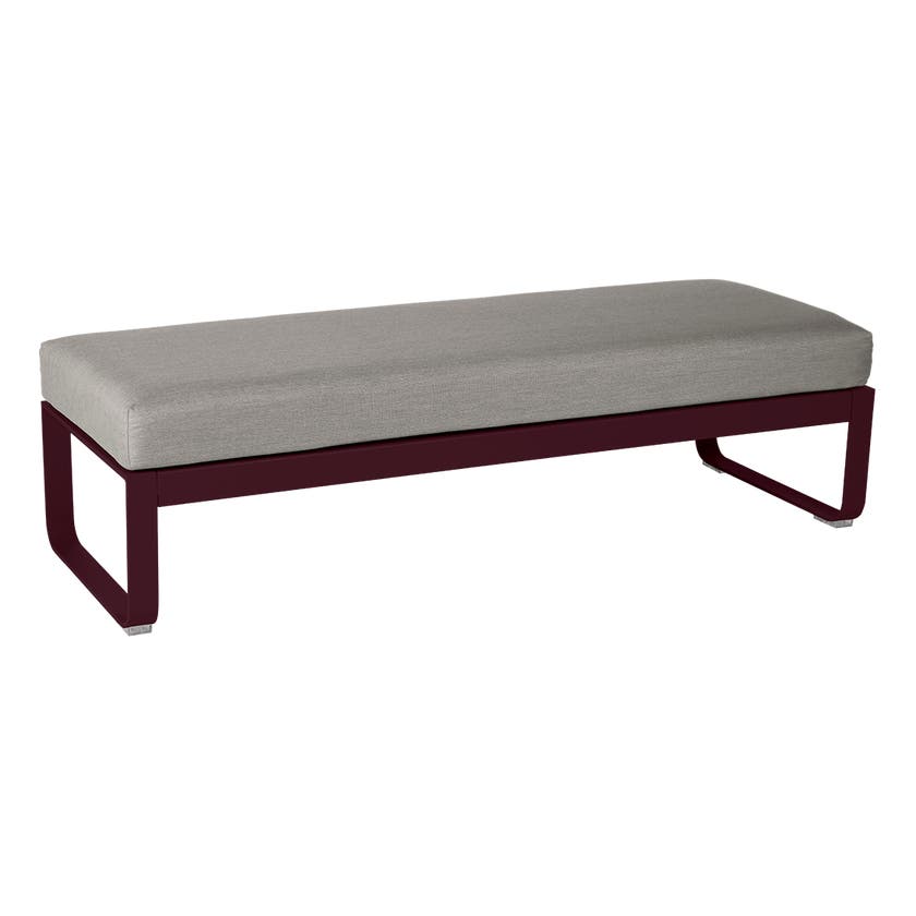 Banquette BELLEVIE 2 places de Fermob, Coussin Taupe grisé, Cerise noire Banquette BELLEVIE 2 places de Fermob, Coussin Taupe grisé, Cerise noire