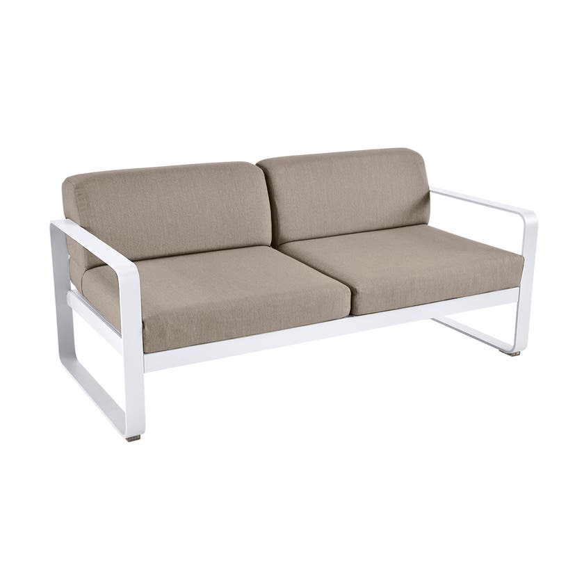 Canapé BELLEVIE de Fermob, Coussin Taupe grisé, Blanc Canapé BELLEVIE de Fermob, Coussin Taupe grisé, Blanc