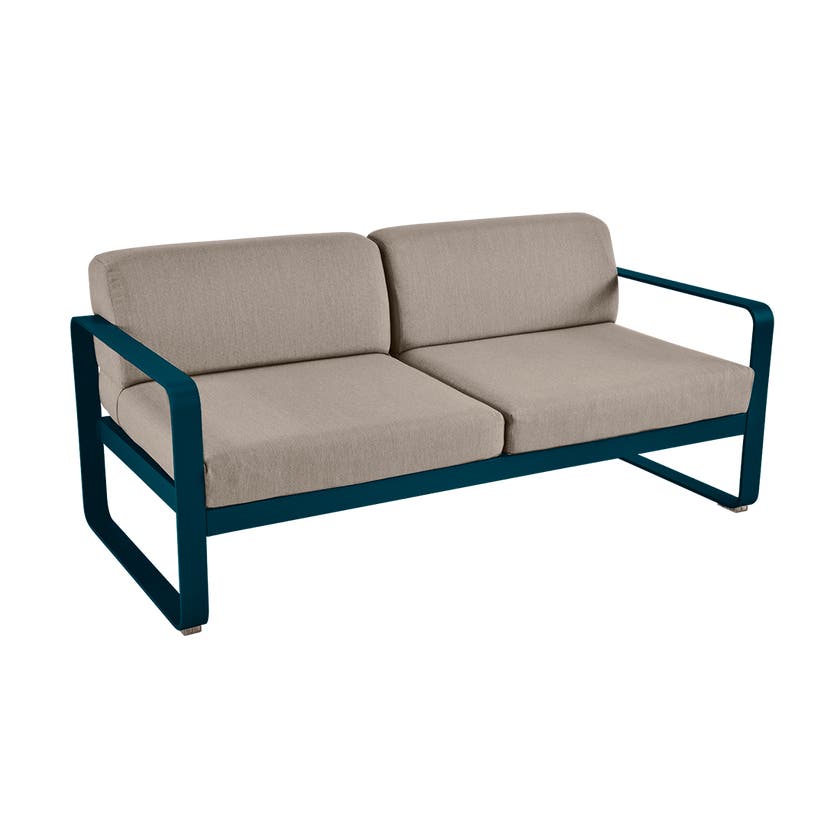 Canapé BELLEVIE de Fermob, Coussin Taupe grisé, Bleu acapulco Canapé BELLEVIE de Fermob, Coussin Taupe grisé, Bleu acapulco