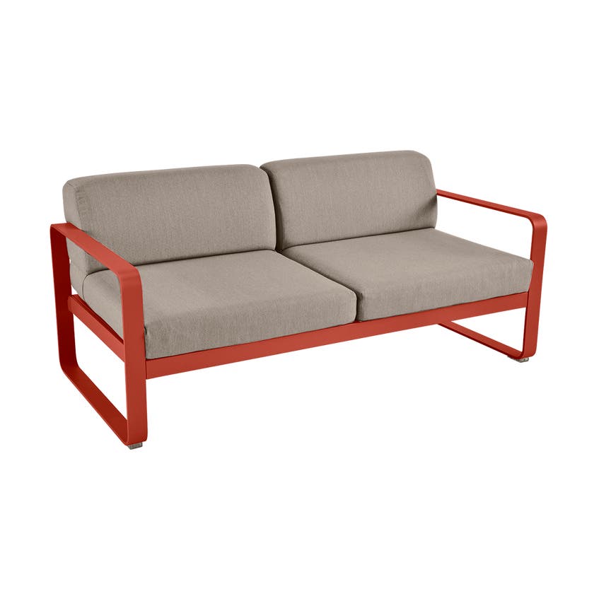 Canapé BELLEVIE de Fermob, Coussin Taupe grisé, Ocre rouge Canapé BELLEVIE de Fermob, Coussin Taupe grisé, Ocre rouge