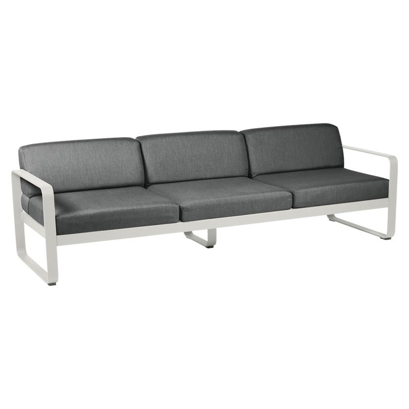 Canapé 3 places BELLEVIE de Fermob, coussin gris graphite, Gris argile Canapé 3 places BELLEVIE de Fermob, coussin gris graphite, Gris argile