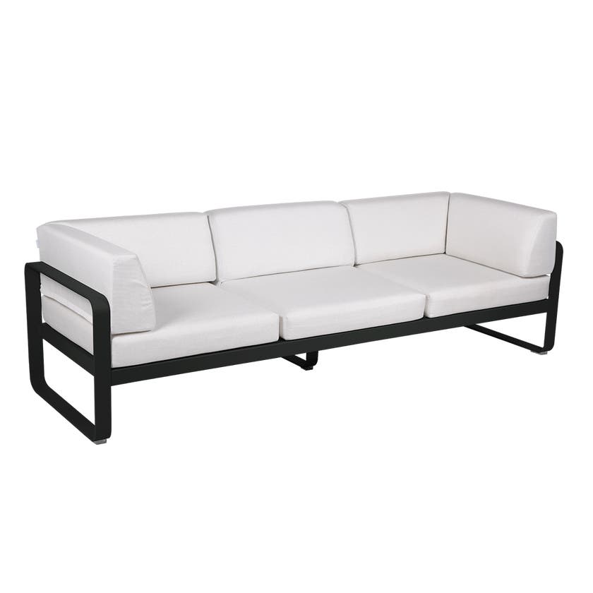 Canapé club 3 places BELLEVIE de Fermob, Réglisse, Coussin Blanc grisé Canapé club 3 places BELLEVIE de Fermob, Réglisse, Coussin Blanc grisé