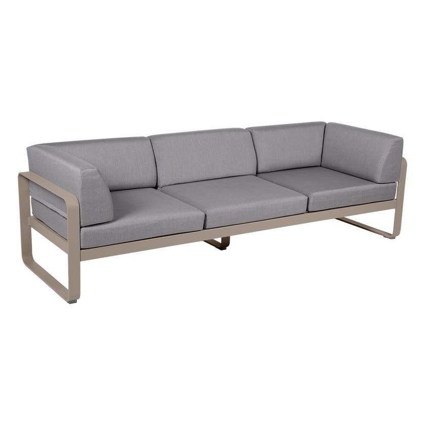 Canapé club 3 places BELLEVIE de Fermob, Muscade, Coussin Gris flanelle Canapé club 3 places BELLEVIE de Fermob, Muscade, Coussin Gris flanelle