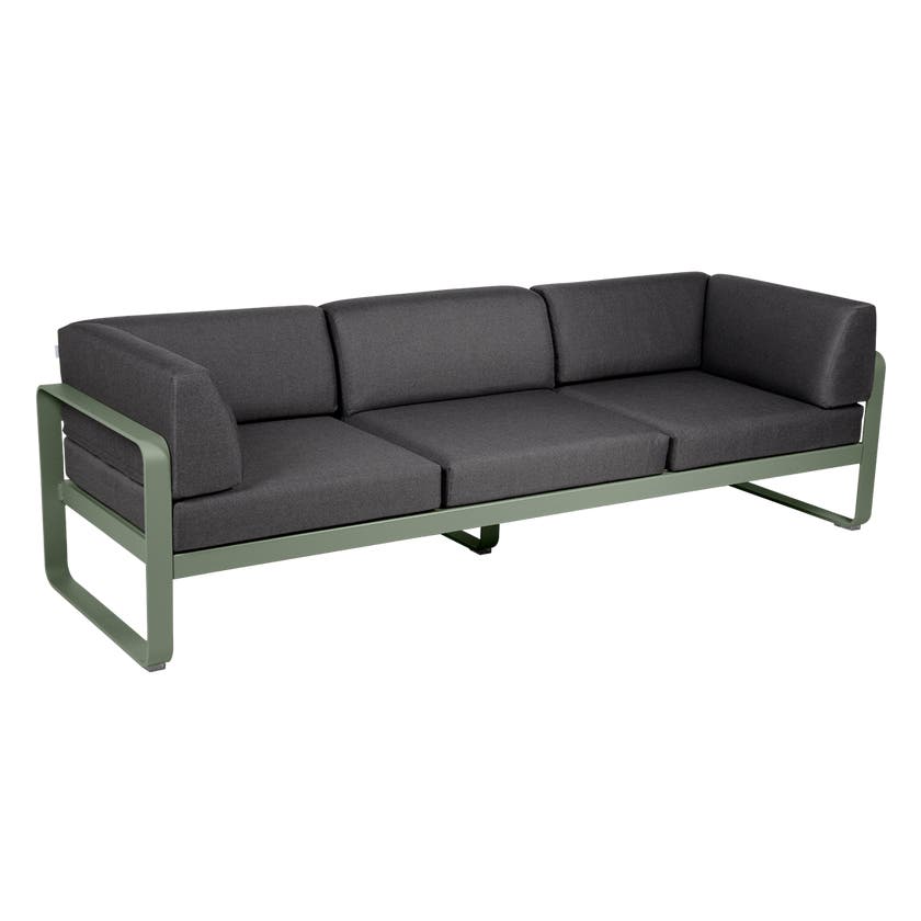 Canapé club 3 places BELLEVIE de Fermob, Cactus, Coussin Gris graphite Canapé club 3 places BELLEVIE de Fermob, Cactus, Coussin Gris graphite