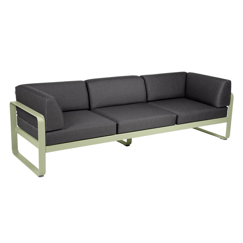 Canapé club 3 places BELLEVIE de Fermob, Tilleul, Coussin Gris graphite Canapé club 3 places BELLEVIE de Fermob, Tilleul, Coussin Gris graphite