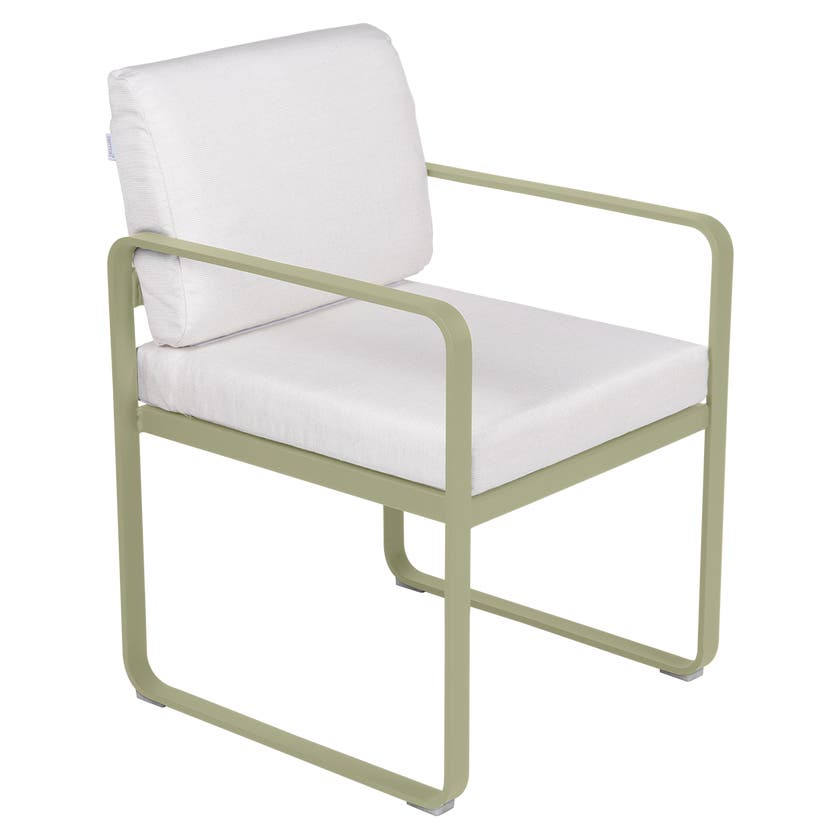 Fauteuil de repas BELLEVIE de Fermob, Tilleul, Coussin Blanc grisé Fauteuil de repas BELLEVIE de Fermob, Tilleul, Coussin Blanc grisé