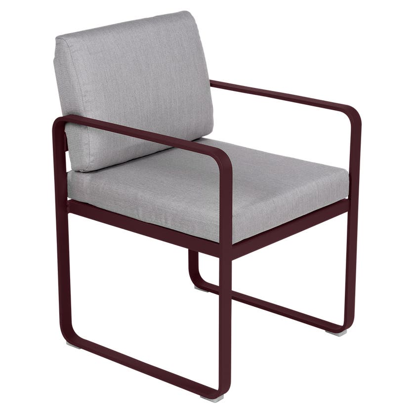 Fauteuil de repas BELLEVIE de Fermob, Cerise noire, Coussin Gris flanelle Fauteuil de repas BELLEVIE de Fermob, Cerise noire, Coussin Gris flanelle