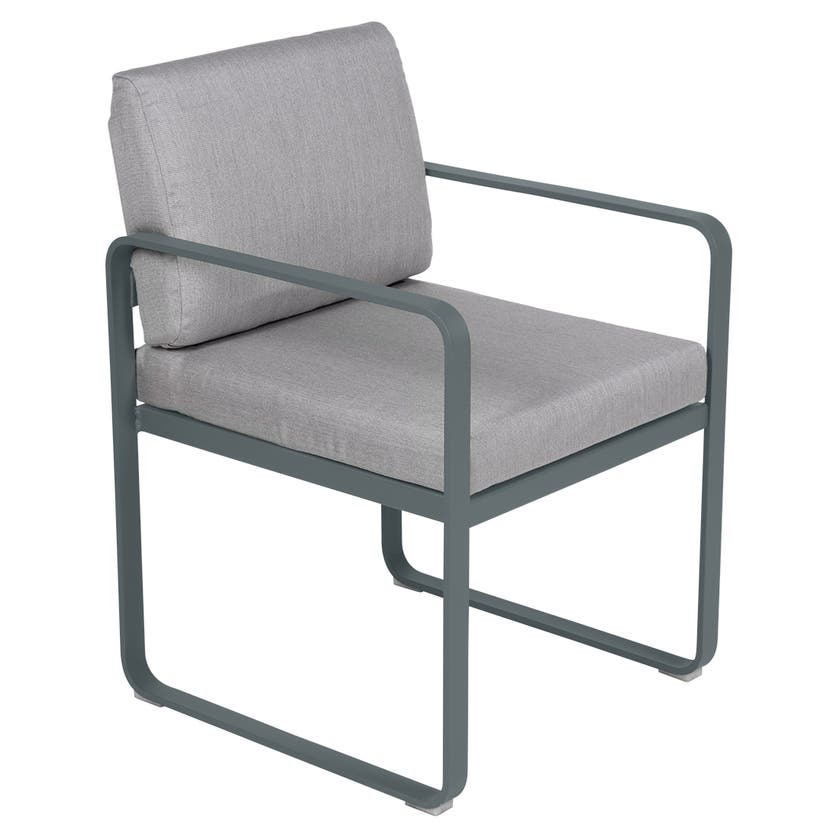 Fauteuil de repas BELLEVIE de Fermob, Gris orage, Coussin Gris flanelle Fauteuil de repas BELLEVIE de Fermob, Gris orage, Coussin Gris flanelle