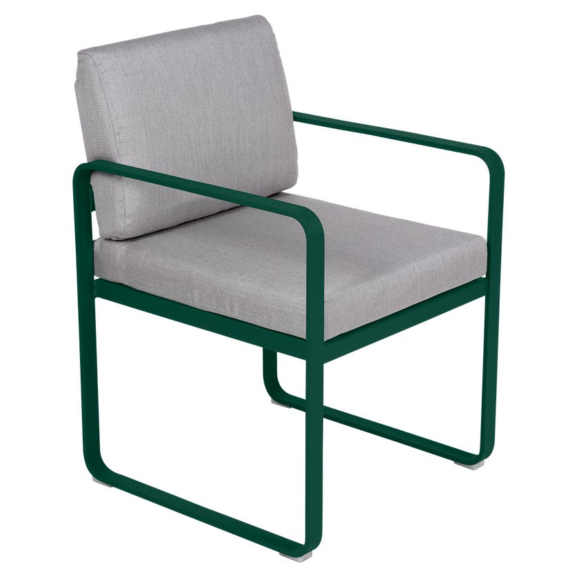 Fauteuil de repas BELLEVIE de Fermob, Vert cèdre, Coussin Gris flanelle Fauteuil de repas BELLEVIE de Fermob, Vert cèdre, Coussin Gris flanelle