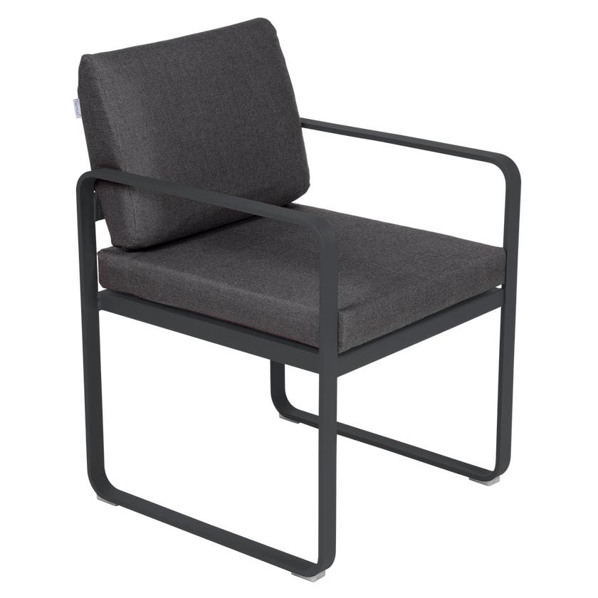 Fauteuil de repas BELLEVIE de Fermob, Carbone , coussin gris graphite Fauteuil de repas BELLEVIE de Fermob, Carbone , coussin gris graphite