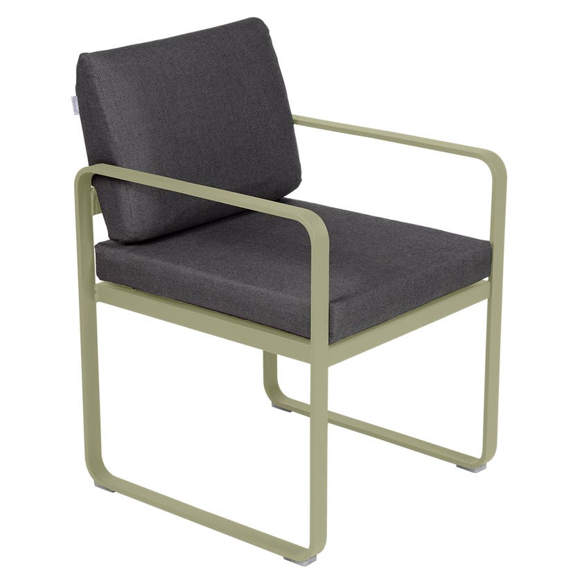 Fauteuil de repas BELLEVIE de Fermob, Tilleul, coussin gris graphite Fauteuil de repas BELLEVIE de Fermob, Tilleul, coussin gris graphite