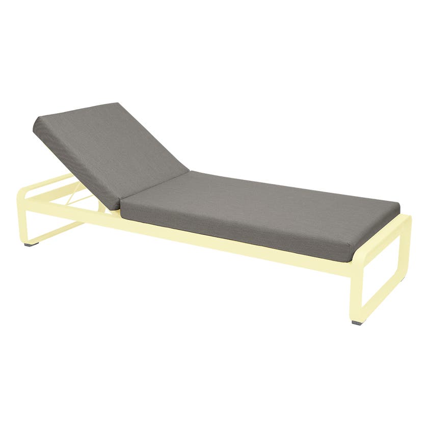 Lit de soleil BELLEVIE de Fermob, Citron givré, Coussin Taupe grisé Lit de soleil BELLEVIE de Fermob, Citron givré, Coussin Taupe grisé