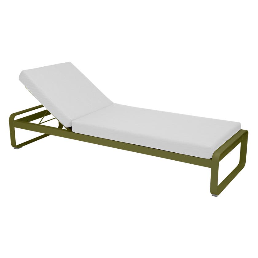 Lit de soleil BELLEVIE de Fermob, Pesto, Coussin Blanc grisé Lit de soleil BELLEVIE de Fermob, Pesto, Coussin Blanc grisé