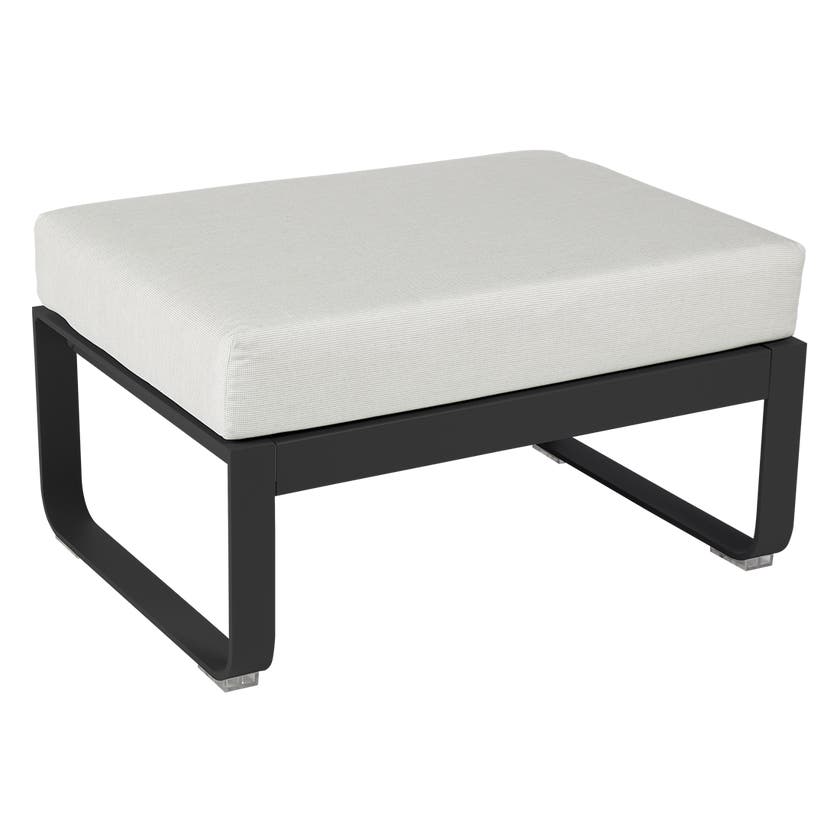 Pouf BELLEVIE de Fermob, Coussin Blanc grisé, Carbone Pouf BELLEVIE de Fermob, Coussin Blanc grisé, Carbone