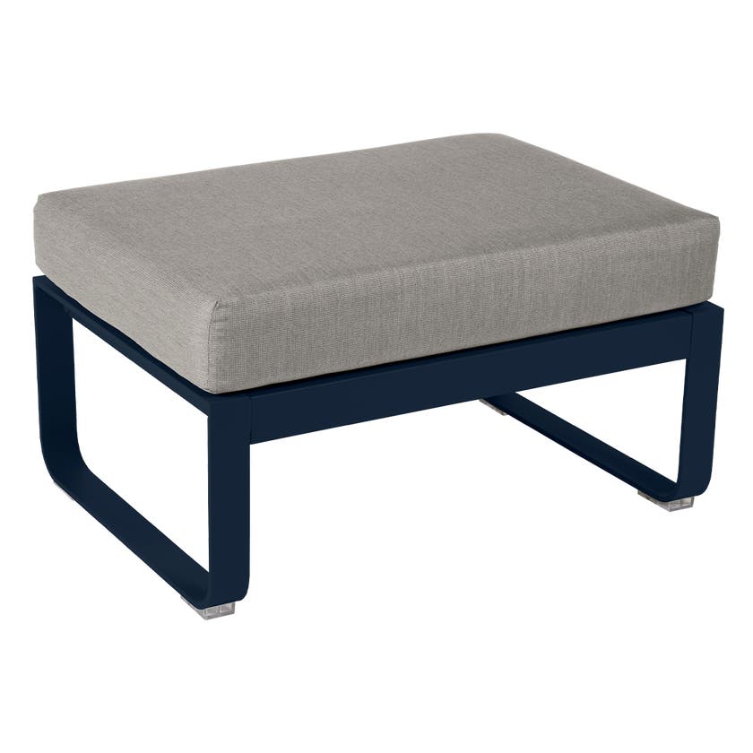 Pouf BELLEVIE de Fermob, Coussin Taupe grisé, Bleu abysse Pouf BELLEVIE de Fermob, Coussin Taupe grisé, Bleu abysse
