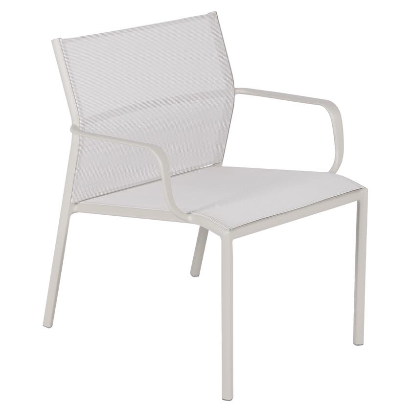Fauteuil bas CADIZ de Fermob, Gris argile Stéréo Fauteuil bas CADIZ de Fermob, Gris argile Stéréo