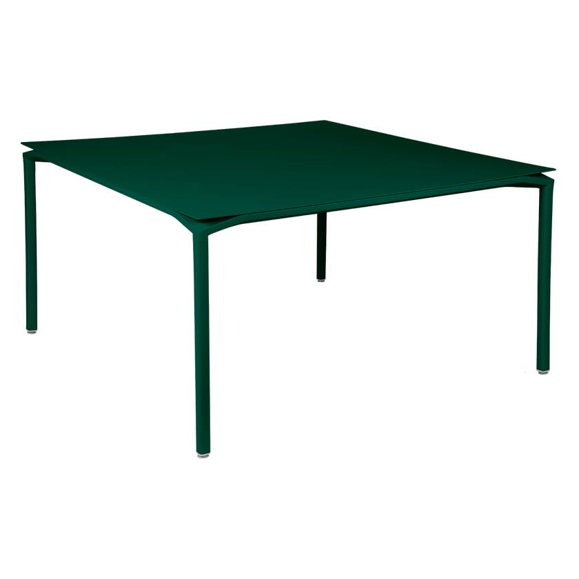 Table CALVI de Fermob, 140 x 140 cm, Vert cèdre Table CALVI de Fermob, 140 x 140 cm, Vert cèdre