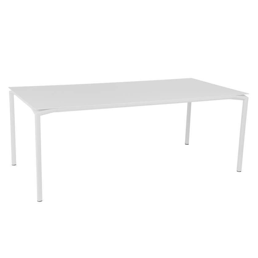 Table CALVI de Fermob, 195 x 95 cm, Blanc coton Table CALVI de Fermob, 195 x 95 cm, Blanc coton