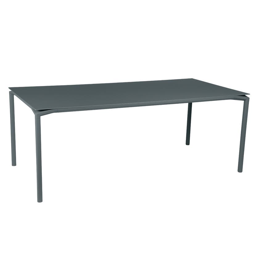 Table CALVI de Fermob, 195 x 95 cm, Gris orage Table CALVI de Fermob, 195 x 95 cm, Gris orage