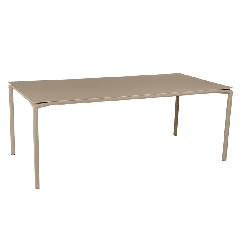 Table CALVI de Fermob, 195 x 95 cm, Muscade Table CALVI de Fermob, 195 x 95 cm, Muscade