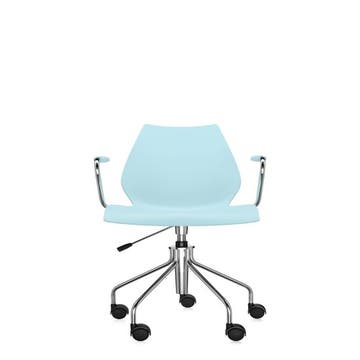 Chaise à roulettes avec accoudoirs MAUI de Kartell, Bleu clair