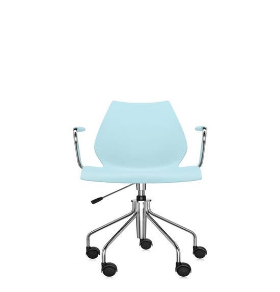 Chaise à roulettes avec accoudoirs MAUI de Kartell, Bleu clair