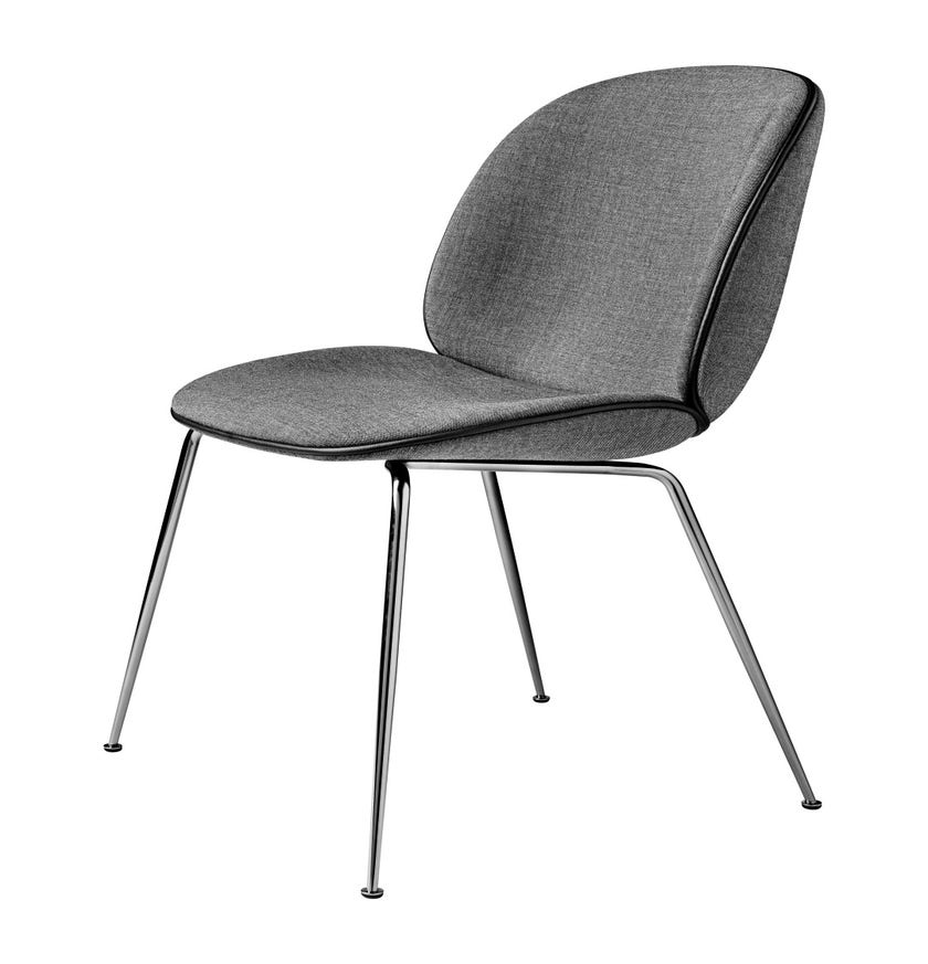 Chaise BEETLE Fully Upholstered avec pieds chromé noir de Gubi, Gris foncé